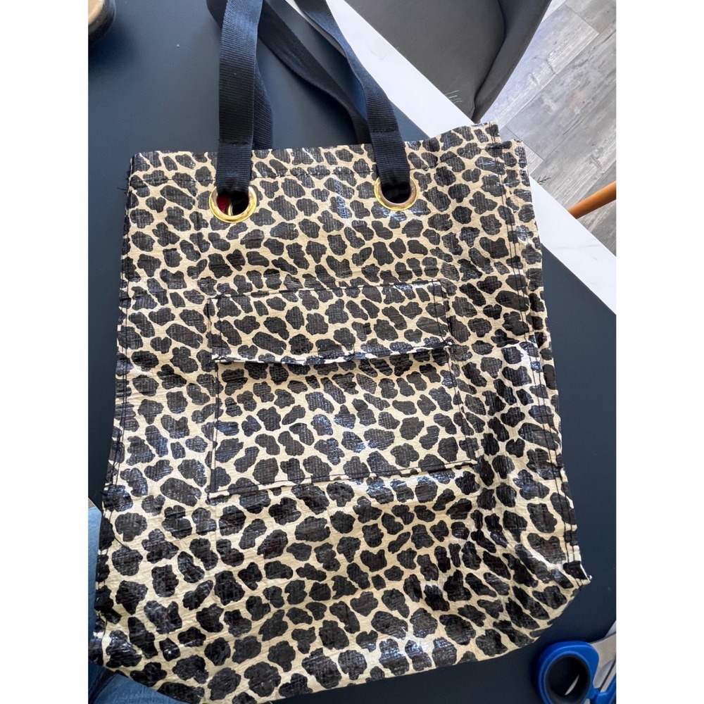 Leopard Print Tote Bag Large Double Pocket Gold Grommets Black Straps‎